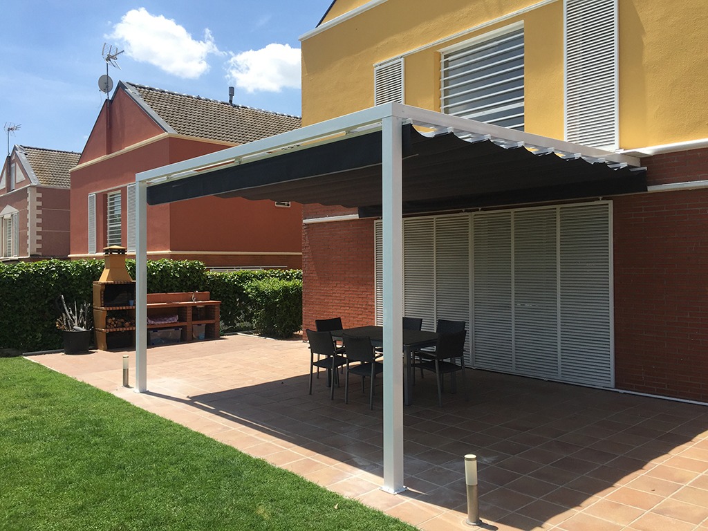¿Qué pérgola elegir para tu terraza?
La guía definitiva para acertar